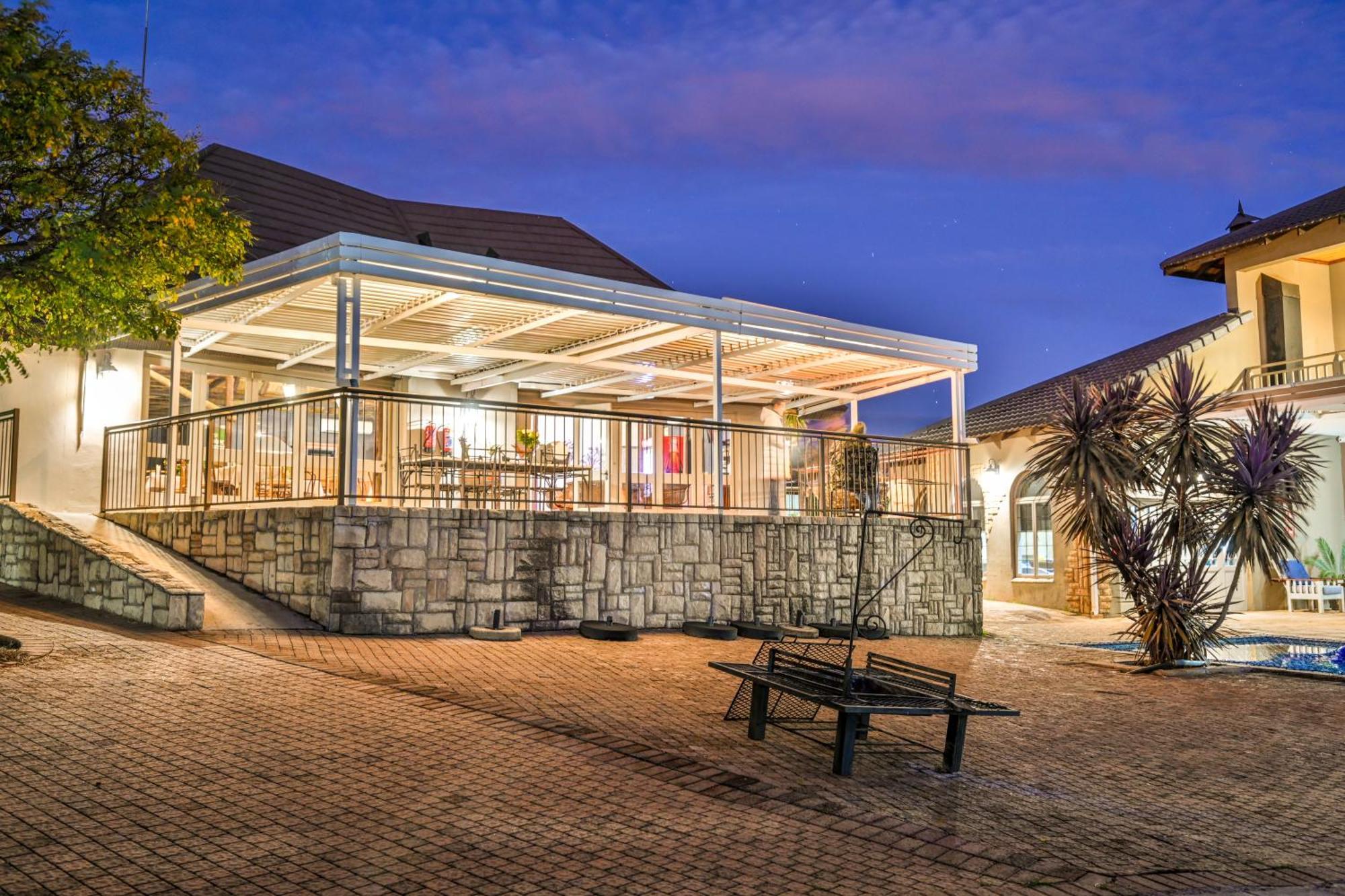 Blue Rain Guest House Bloemfontein Extérieur photo