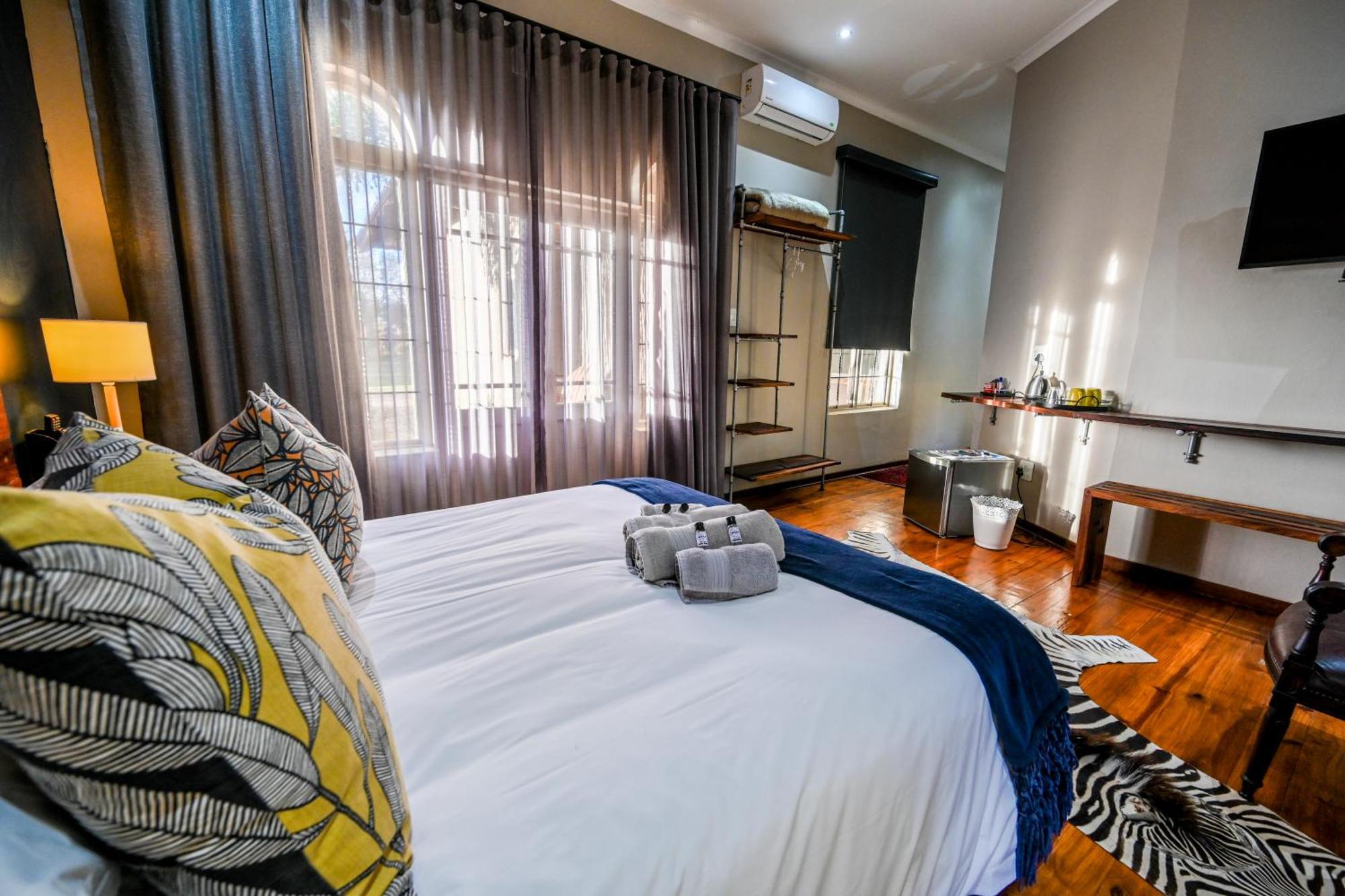 Blue Rain Guest House Bloemfontein Extérieur photo